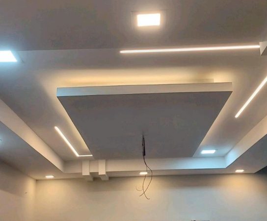 Ceiling with linear LED lighting